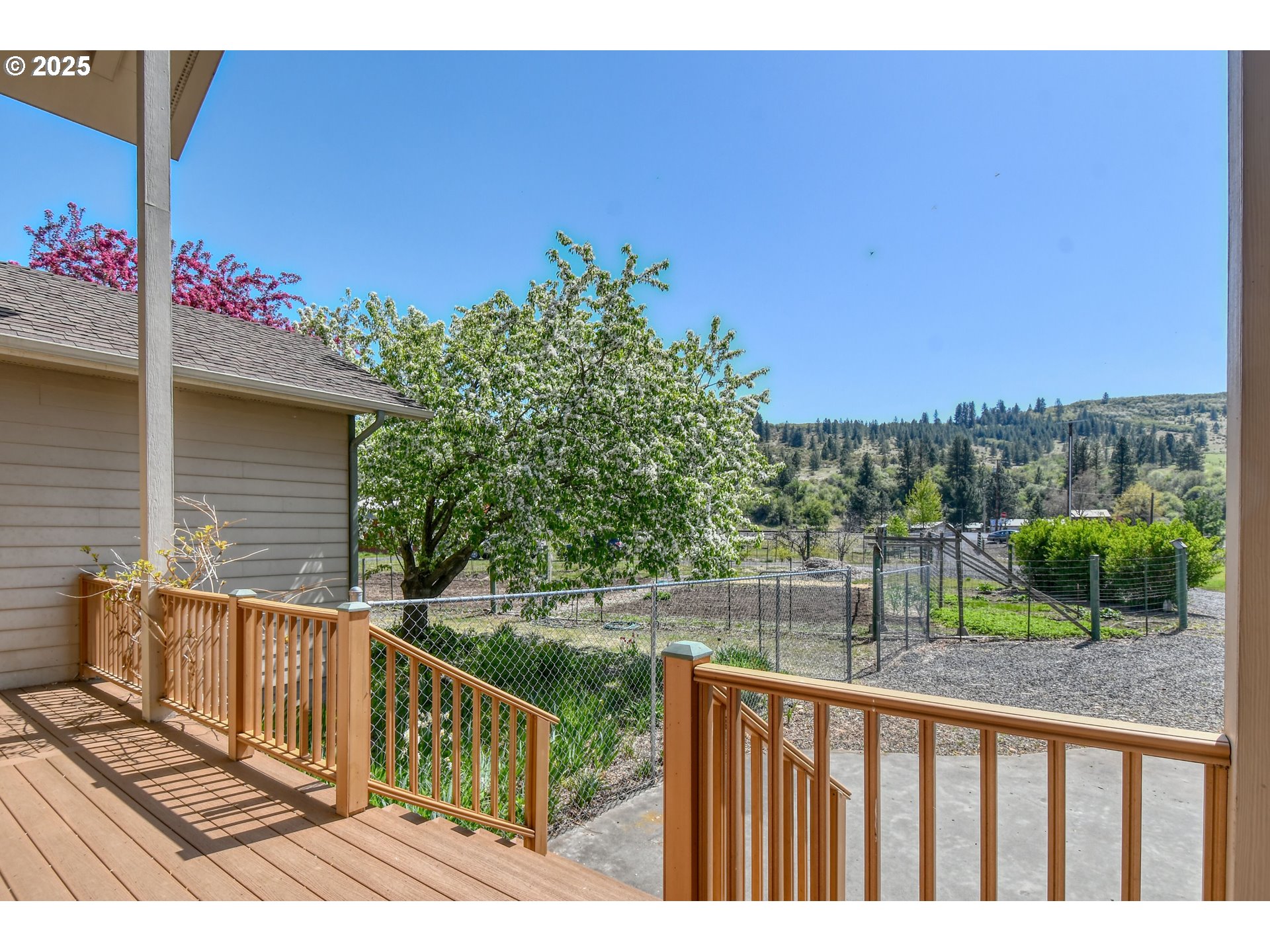 54693 Bingham Road Adams, OR 97810 - Photo 5 of 48