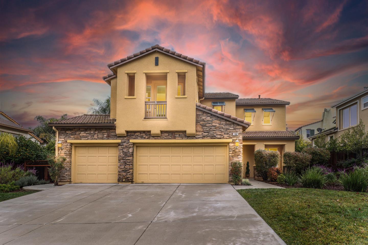 1960 County Down Way Gilroy, CA 95020 - Photo 2 of 62 a front view of a house with a yard and garage