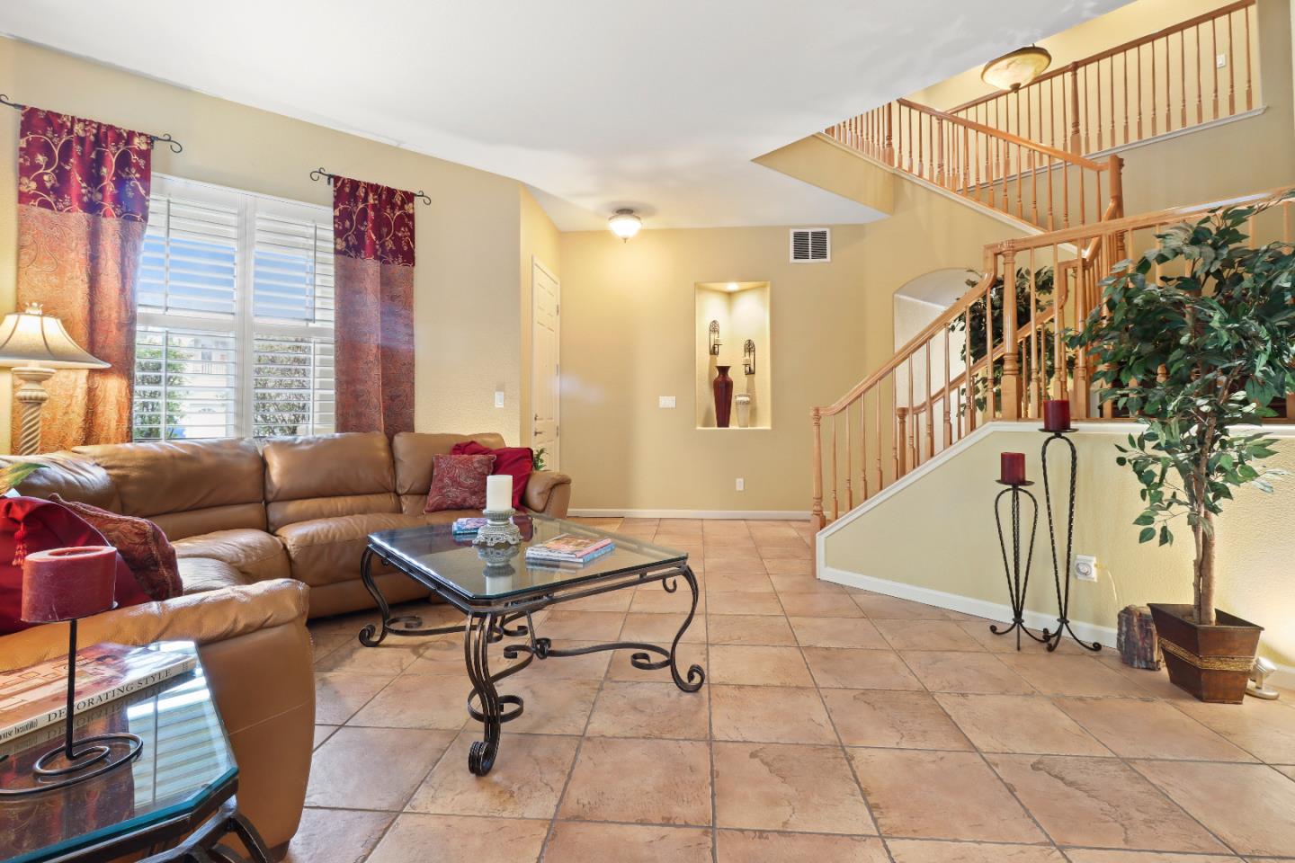 1960 County Down Way Gilroy, CA 95020 - Photo 38 of 62 a living room with furniture and a table