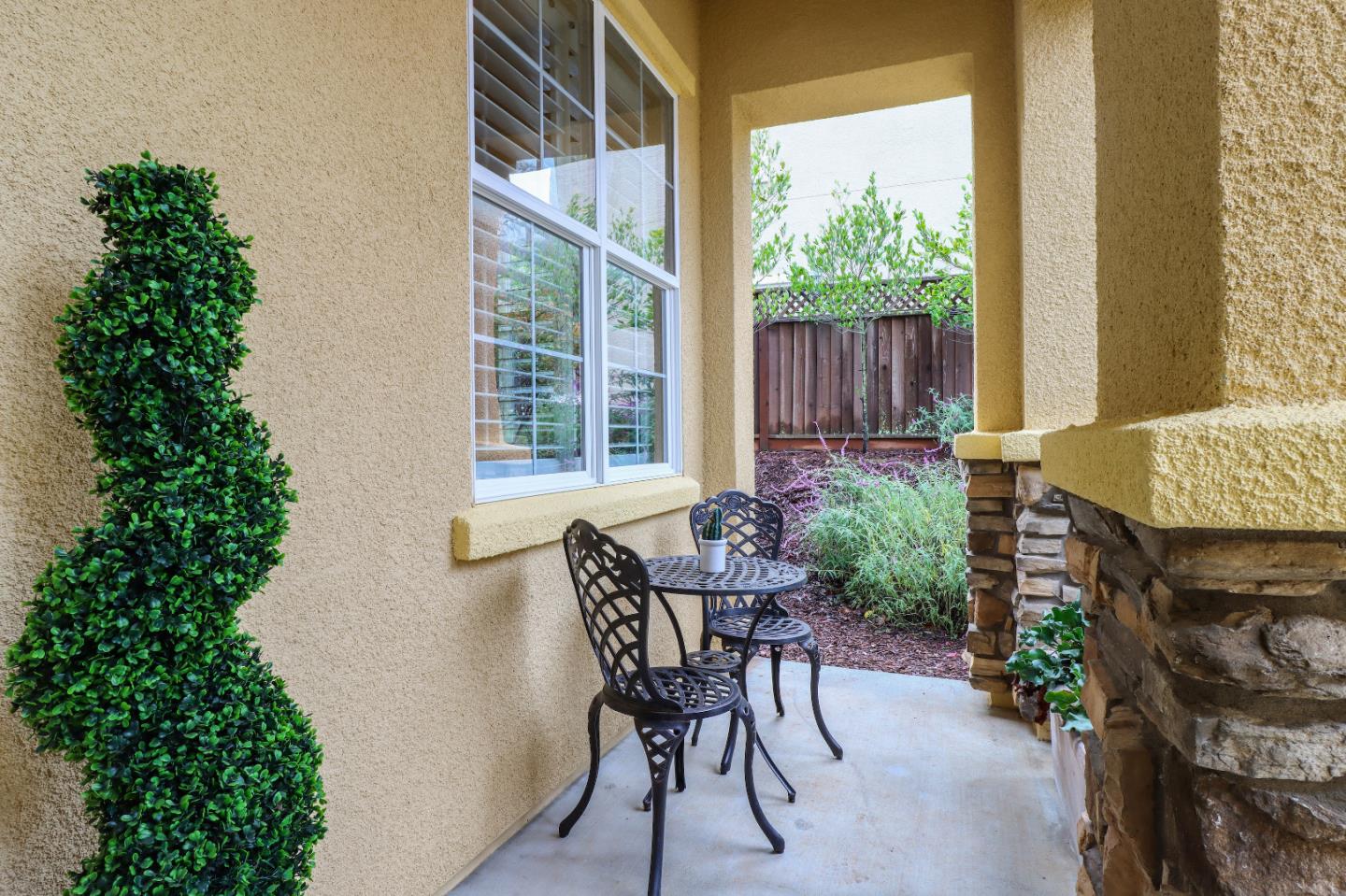 1960 County Down Way Gilroy, CA 95020 - Photo 6 of 62