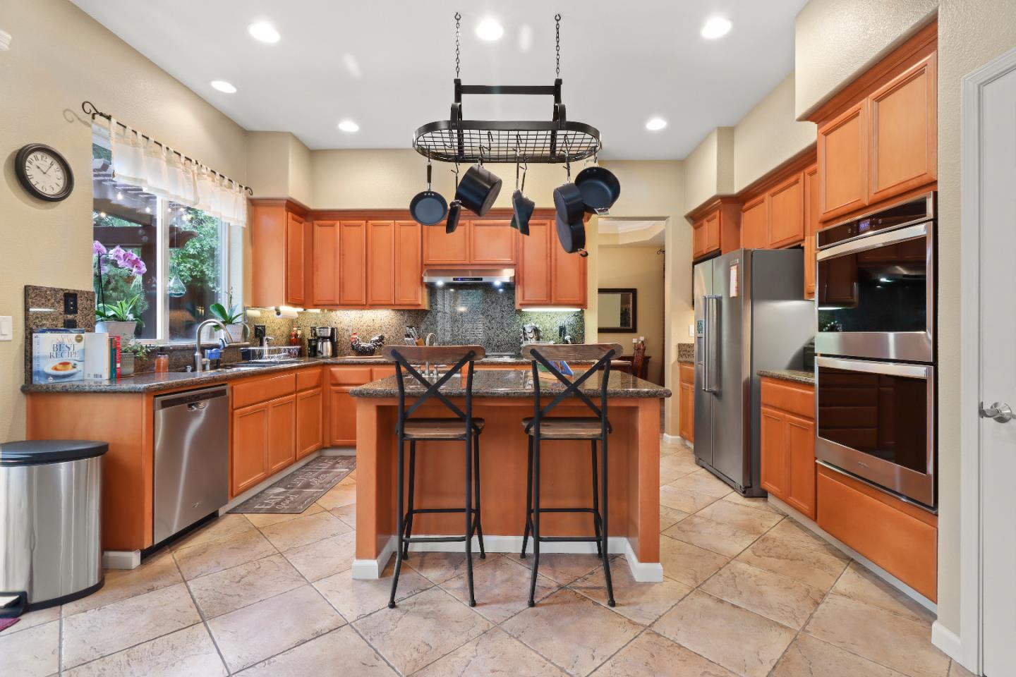 1960 County Down Way Gilroy, CA 95020 - Photo 7 of 62