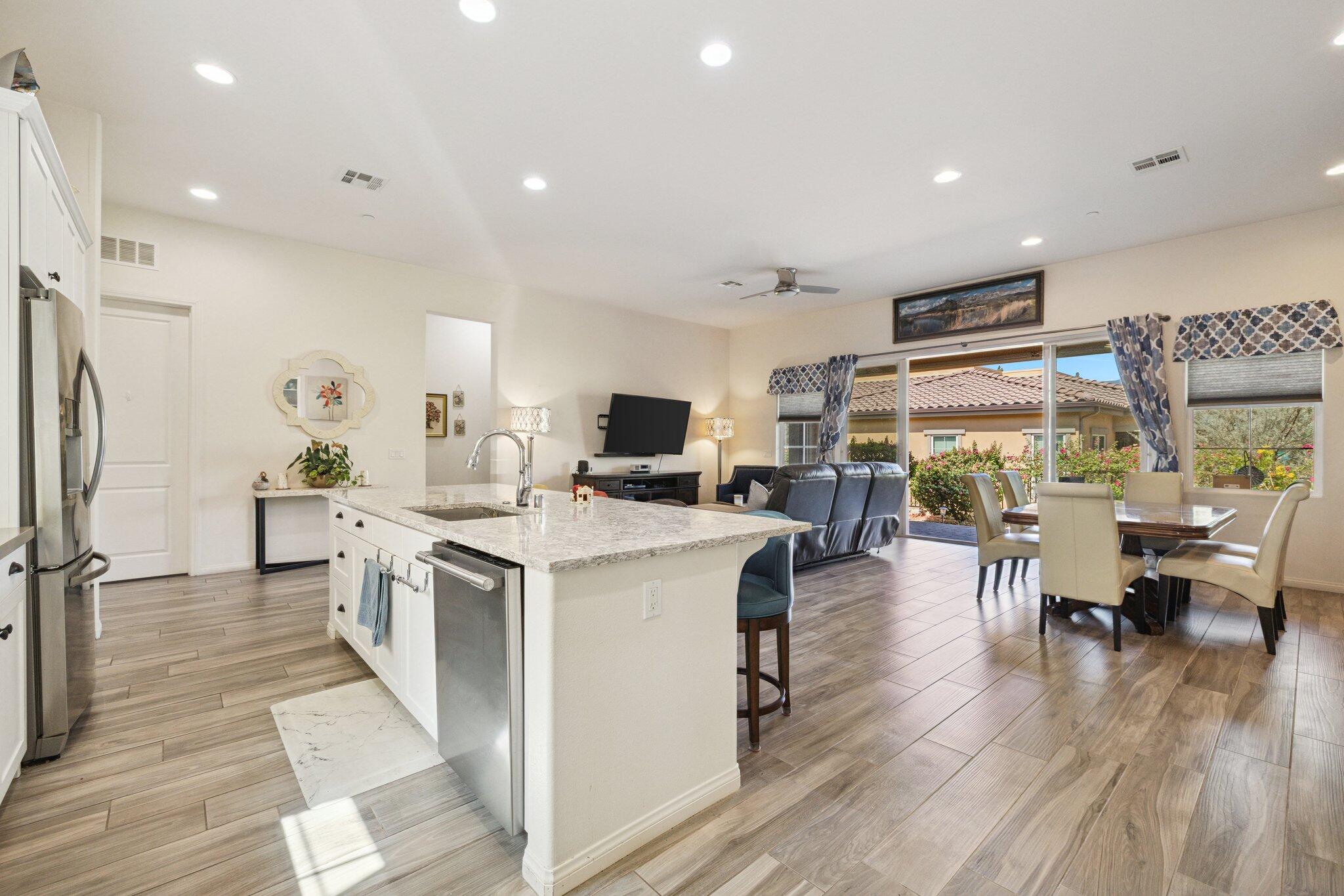 4017 Via Fragante, Unit 3 Palm Desert, CA 92260 - Photo 11 of 43 66-web-or-mls-2H8A9332