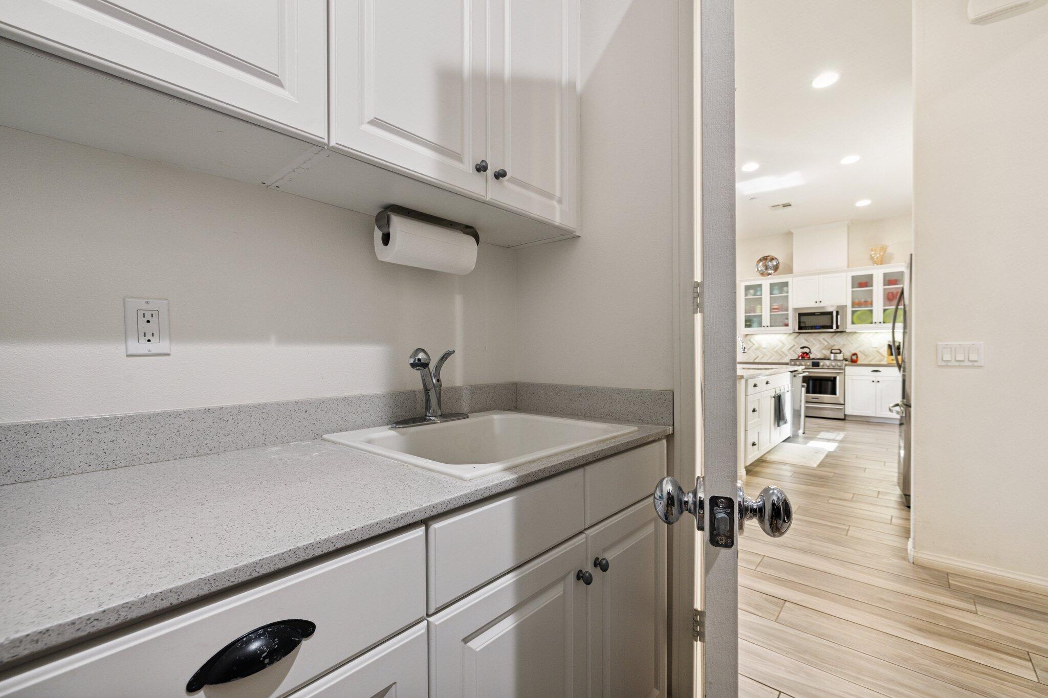 4017 Via Fragante, Unit 3 Palm Desert, CA 92260 - Photo 29 of 43 47-web-or-mls-2H8A9237