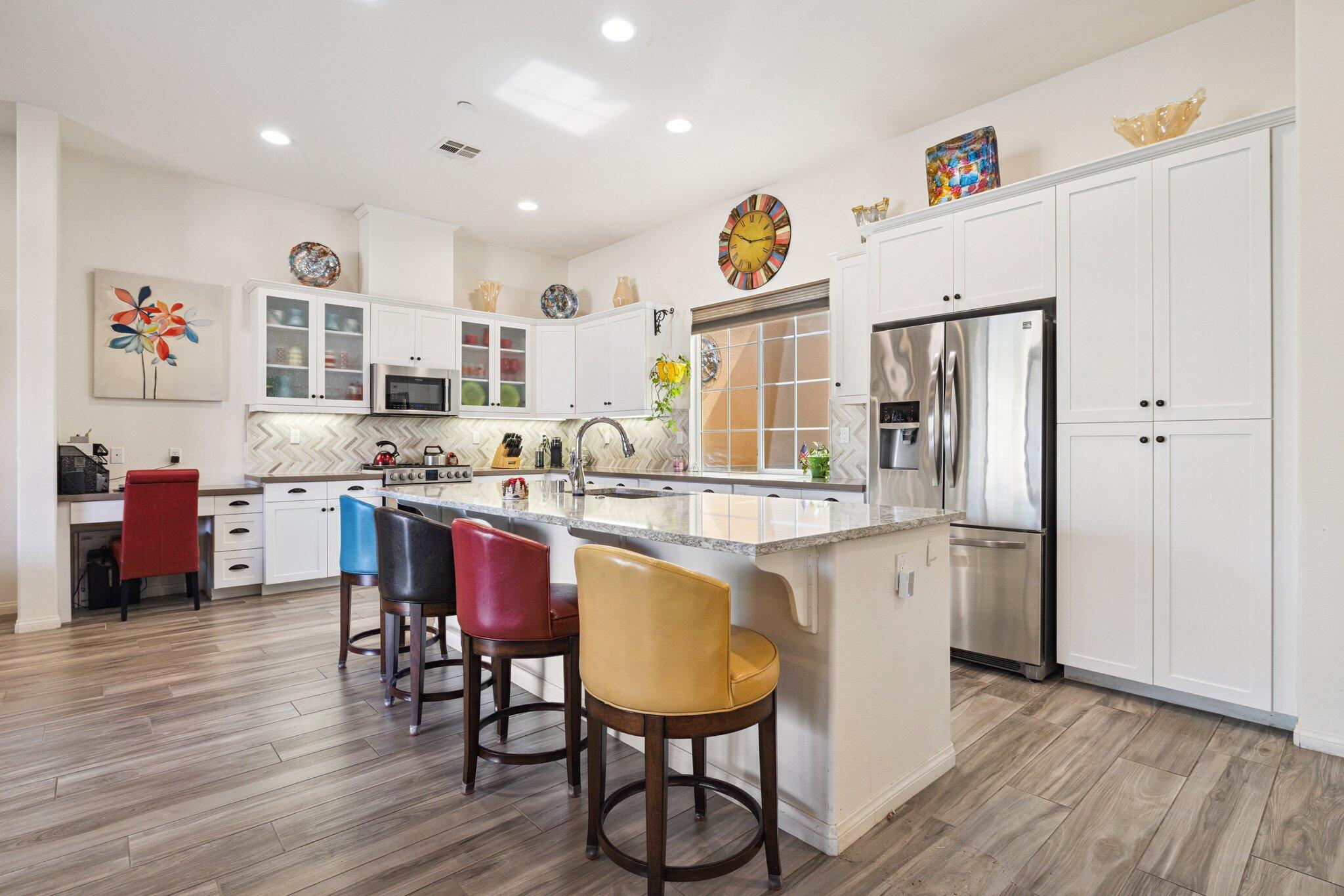 4017 Via Fragante, Unit 3 Palm Desert, CA 92260 - Photo 6 of 43 62-web-or-mls-2H8A9312