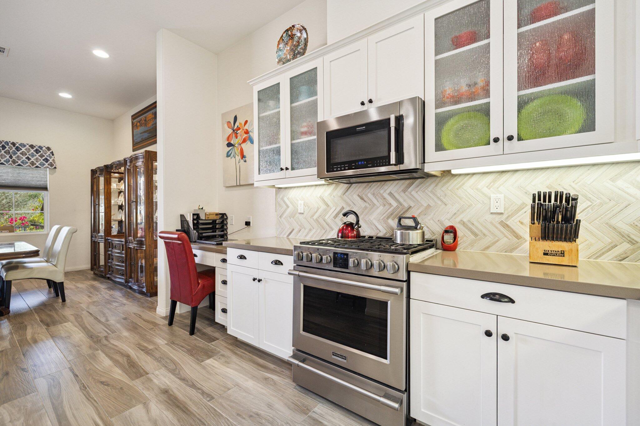 4017 Via Fragante, Unit 3 Palm Desert, CA 92260 - Photo 9 of 43 65-web-or-mls-2H8A9327