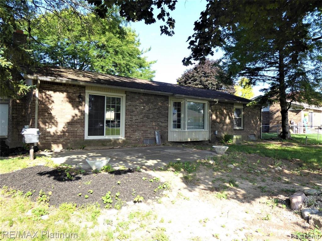 18678 Gill Road Livonia, MI 48152 - Photo 15 of 15
