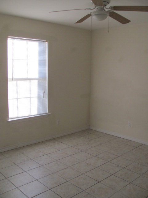 416 West Pedigo Avenue, Unit B Foley, AL 36535 - Photo 3 of 8 Bedroom 2