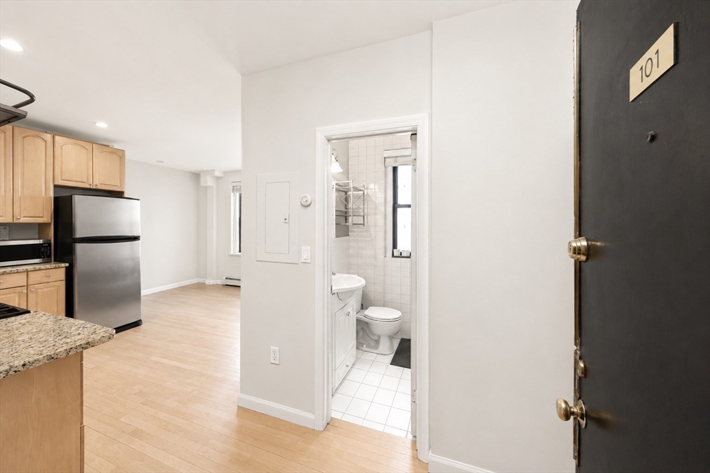 64 Queensberry Street, Unit 101 Boston, MA 02215 - Photo 5 of 12