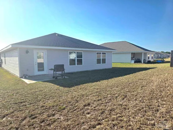 $2,000 | 4326 Winged Elm Court, Pace, FL 32571