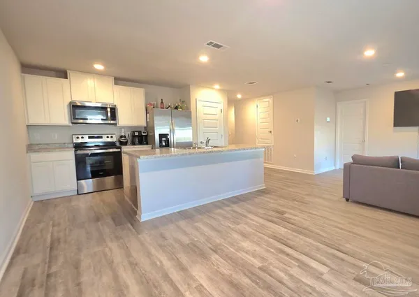 $2,000 | 4326 Winged Elm Court, Pace, FL 32571