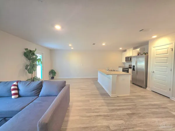 $2,000 | 4326 Winged Elm Court, Pace, FL 32571