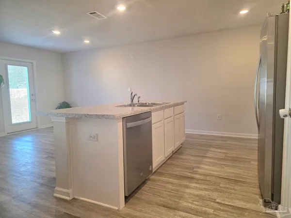 $2,000 | 4326 Winged Elm Court, Pace, FL 32571