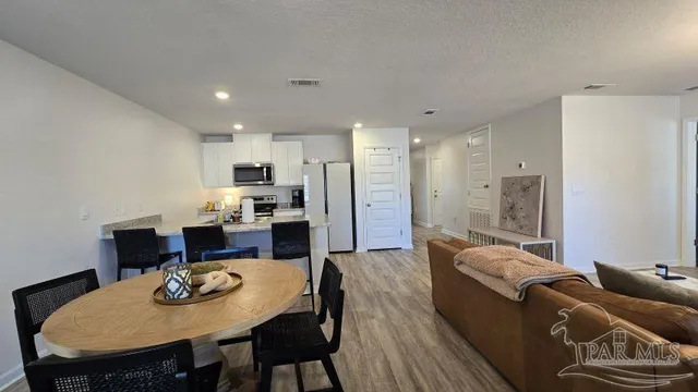 $2,100 | 4433 Tiger Oak Court, Pace, FL 32571