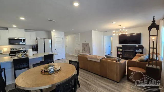 $2,100 | 4433 Tiger Oak Court, Pace, FL 32571