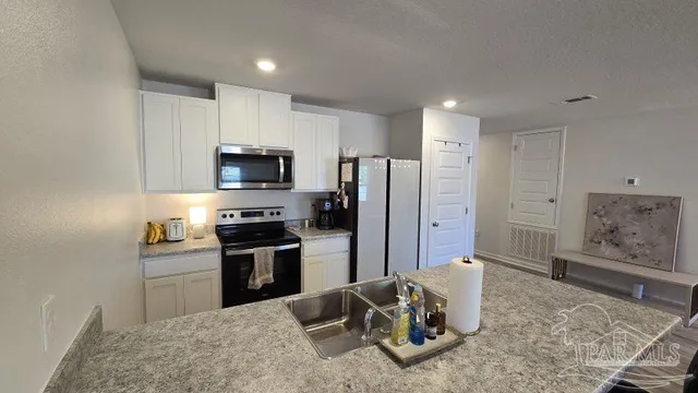 $1,950 | 4433 Tiger Oak Court, Pace, FL 32571