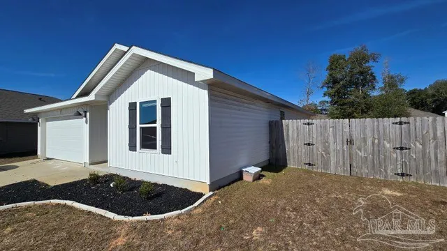 $2,100 | 4433 Tiger Oak Court, Pace, FL 32571