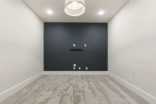 $510,000 | 633 Ashbrook Ridge Lane, Pinehurst, TX 77362