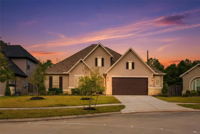 $510,000 | 633 Ashbrook Ridge Lane, Pinehurst, TX 77362