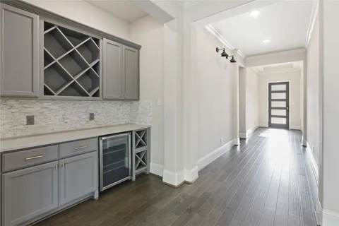 $499,000 | 633 Ashbrook Ridge Lane, Pinehurst, TX 77362