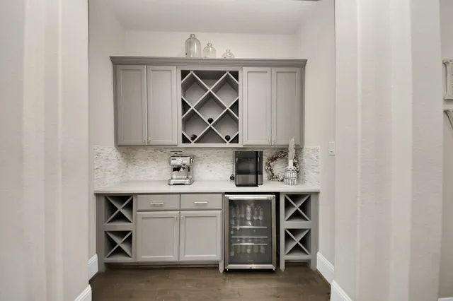 $510,000 | 633 Ashbrook Ridge Lane, Pinehurst, TX 77362