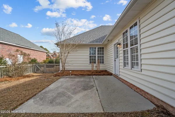 $624,900 | 211 Port Side Drive, Sneads Ferry, NC 28460