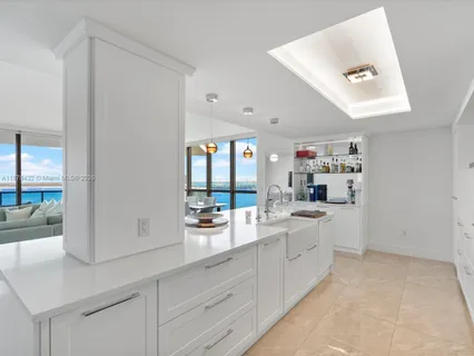 $2,100,000 | 1331 Brickell Bay Drive, Unit 1811, Miami, FL 33131
