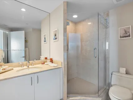 $2,100,000 | 1331 Brickell Bay Drive, Unit 1811, Miami, FL 33131