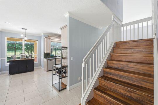 11131 Laurel Walk Road Wellington, FL 33449 - Photo 19 of 41 Staircase