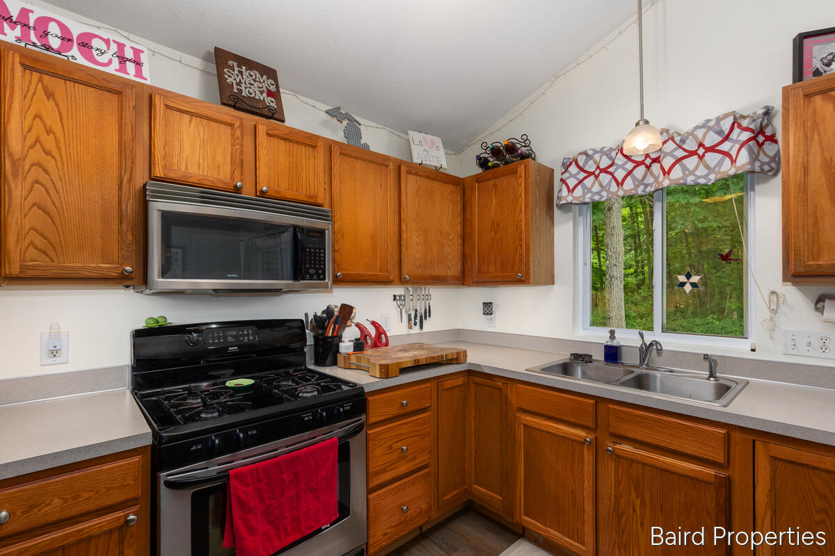 11227 Barnsley Road Lowell, MI 49331 - Photo 6 of 36