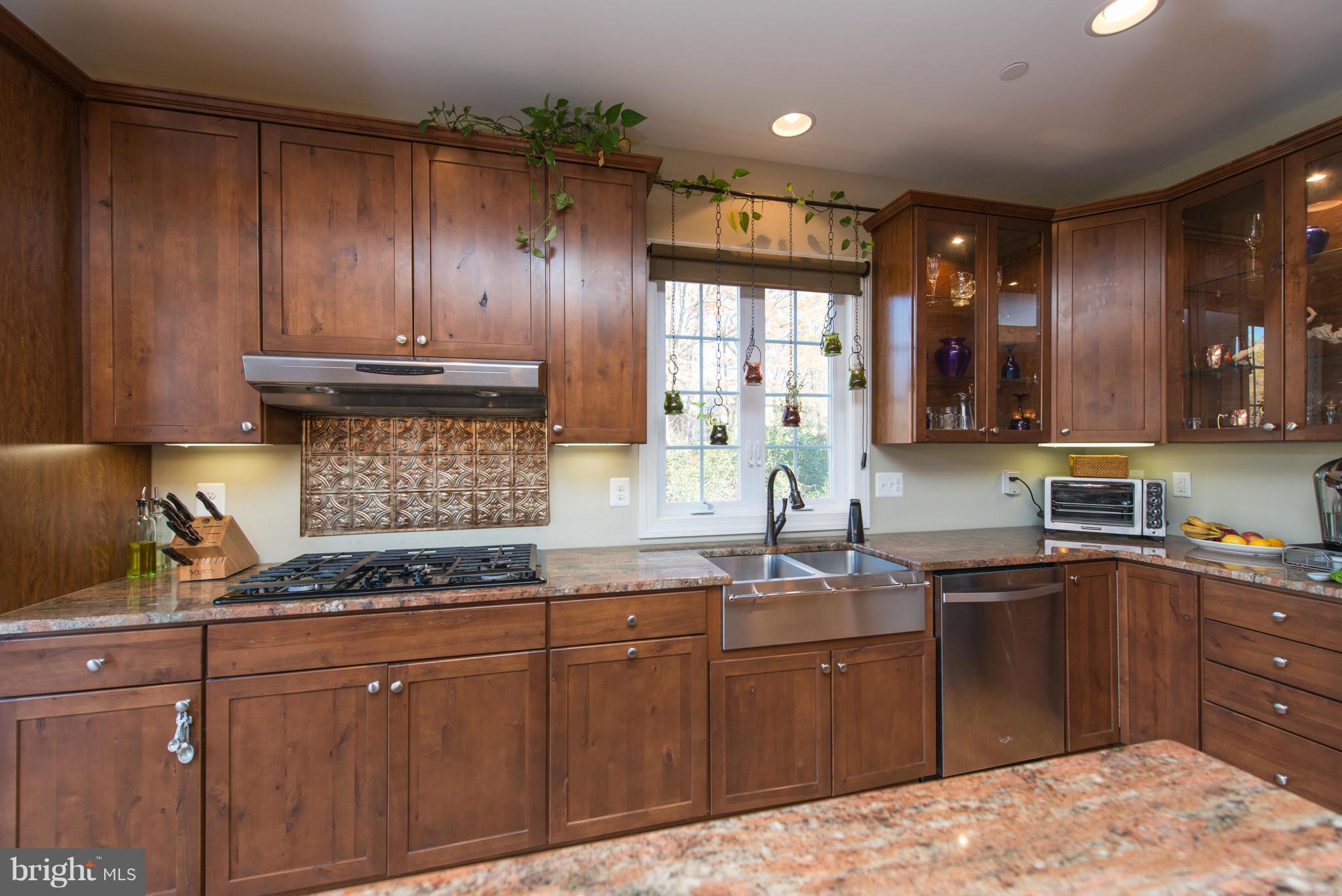 301 Kramer Road Pasadena, MD 21122 - Photo 8 of 30 Kitchen