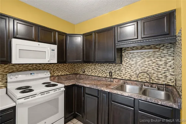 $165,000 | 103 Summers Lane Northwest, Depauw, IN 47115