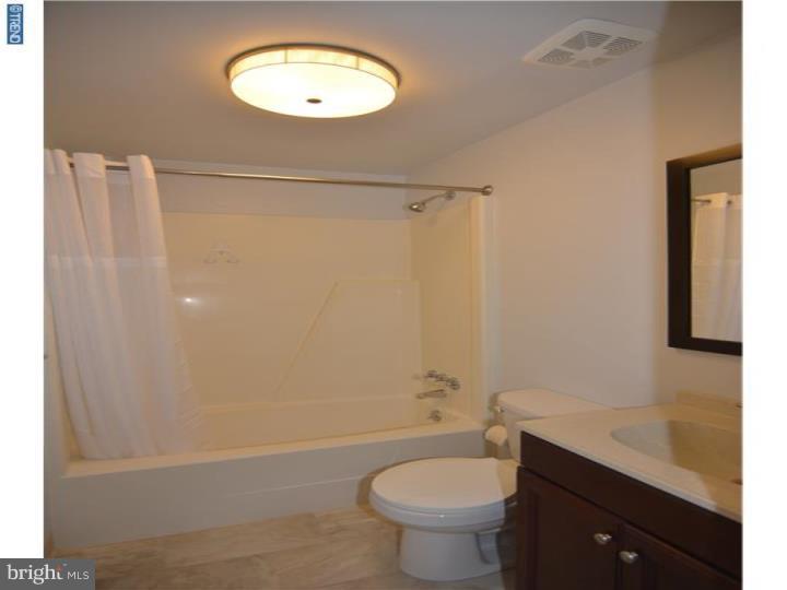 1044 Fox Run Reading, PA 19606 - Photo 14 of 18 Bathroom