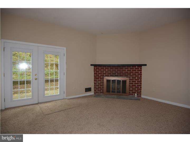1044 Fox Run Reading, PA 19606 - Photo 6 of 18 Family Room