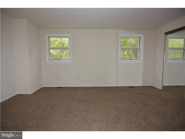 1044 Fox Run Reading, PA 19606 - Photo 9 of 18 Bedroom - Main