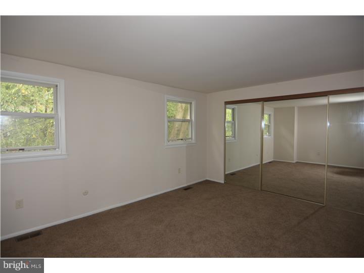 1044 Fox Run Reading, PA 19606 - Photo 10 of 18 Bedroom - Main