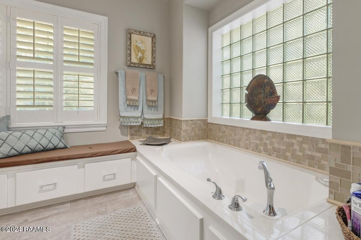 200 Acomb Drive Lafayette, LA 70508 - Photo 20 of 50 200 Acomb-24