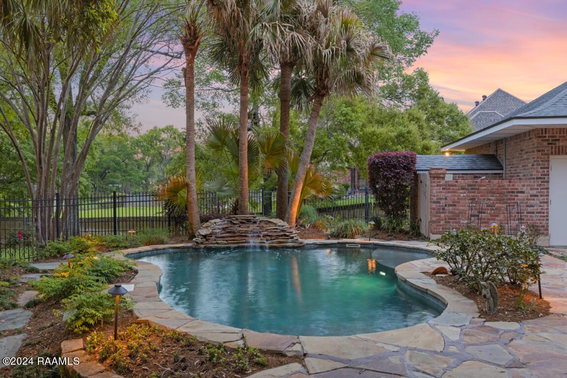 200 Acomb Drive Lafayette, LA 70508 - Photo 45 of 50 200 Acomb-54