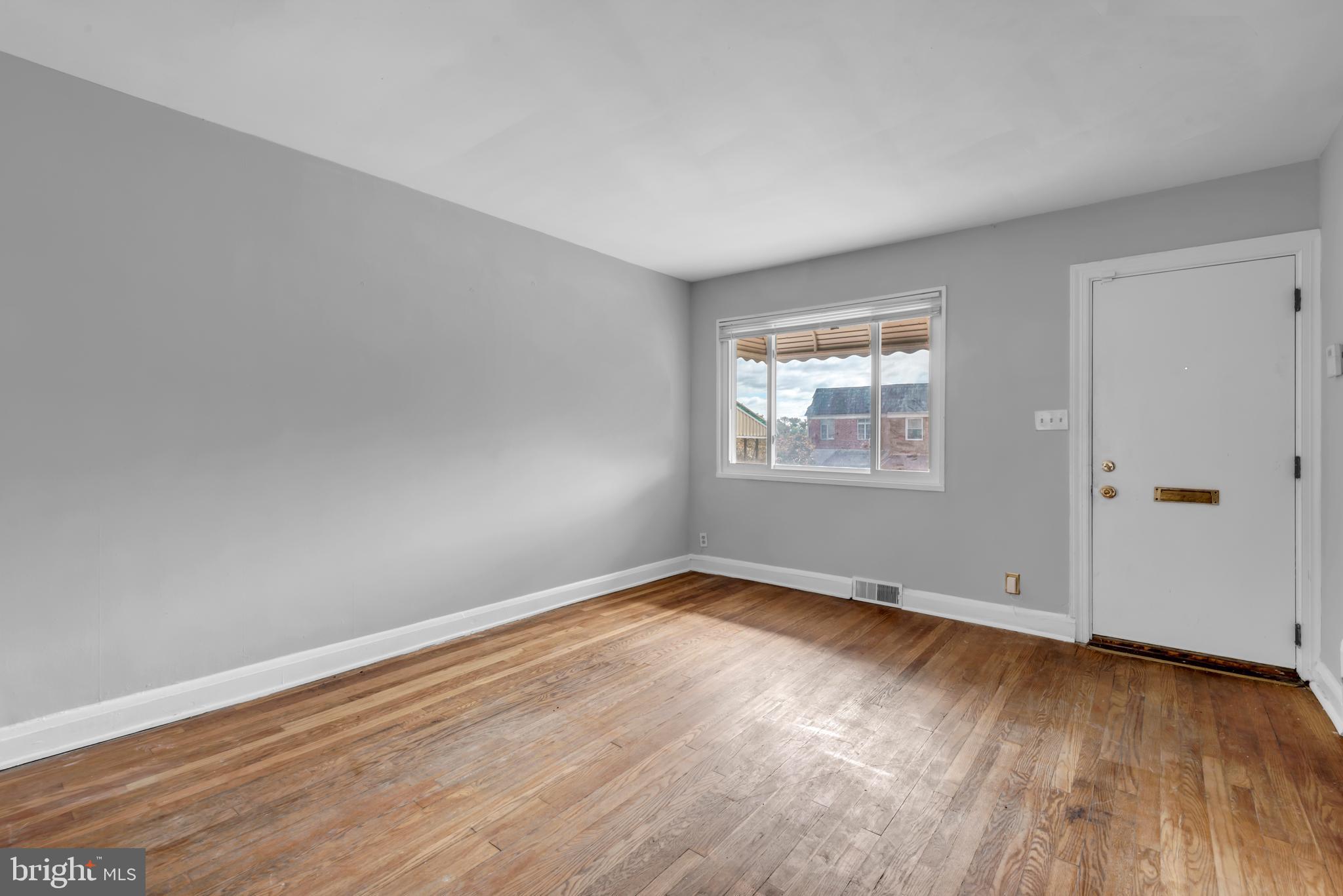 3806 Rokeby Road Baltimore, MD 21229 - Photo 10 of 23