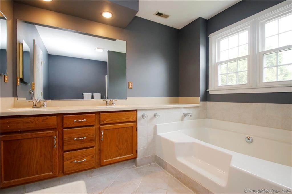 145 Settlers Ridge Road Milford, CT 06460 - Photo 14 of 20