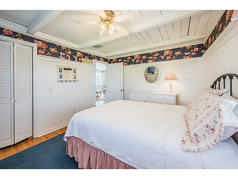 40 Middle Road Narragansett, RI 02882 - Photo 11 of 22 Bedroom.