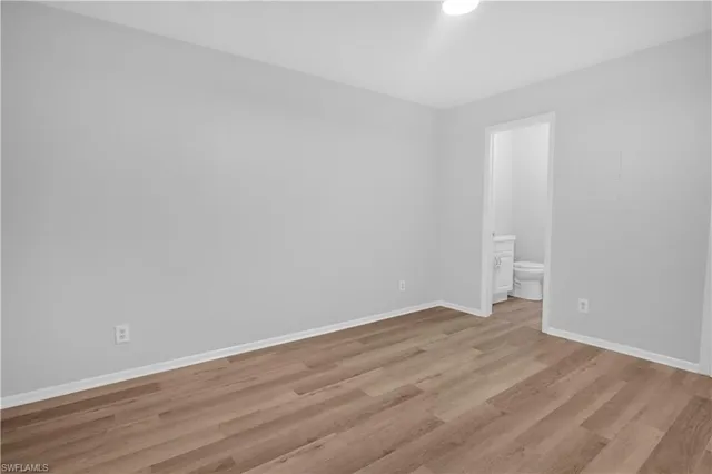 $1,600 | 4627 Bayshore Drive, Unit I8, Naples, FL 34112