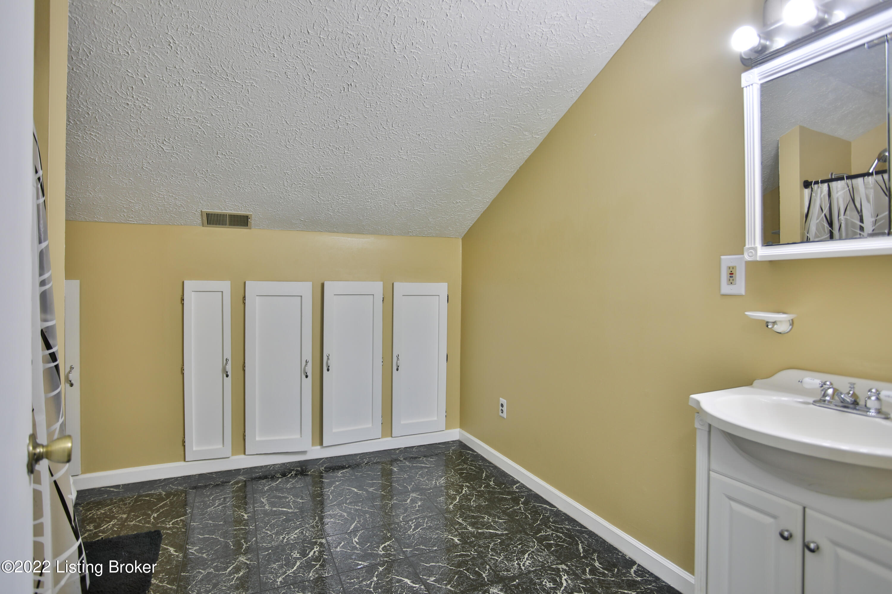 379 Cedar Grove Road Shepherdsville, KY 40165 - Photo 24 of 36 379 Cedar Grove Rd-22