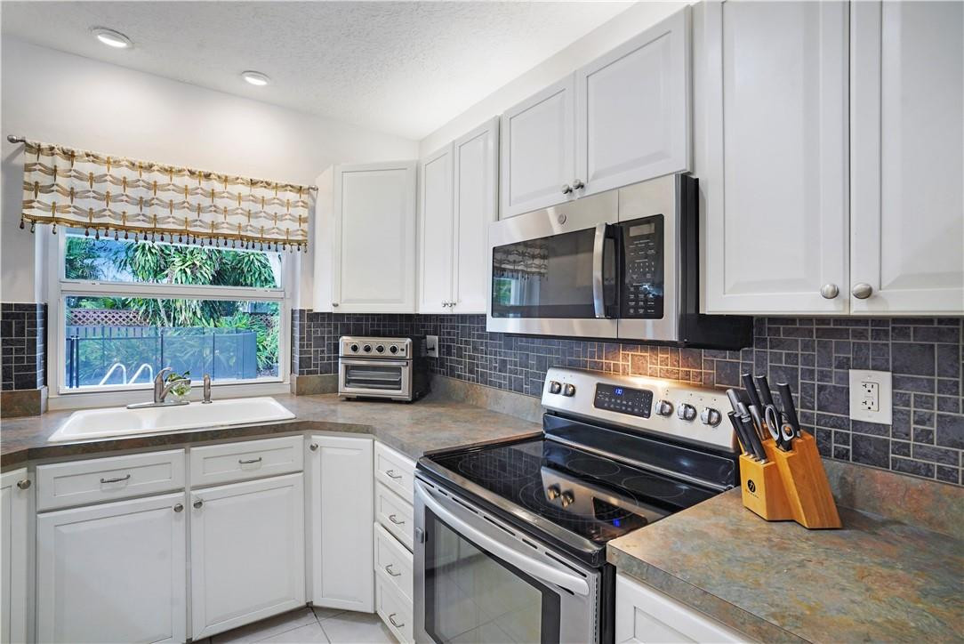 984 Southwest 5th Street Boca Raton, FL 33486 - Photo 19 of 28 Photo 19