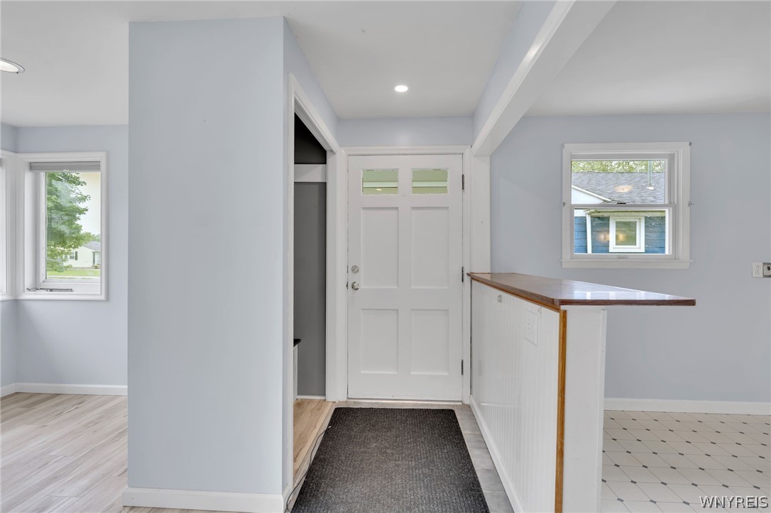 208 Bennington Road Amherst, NY 14226 - Photo 7 of 41