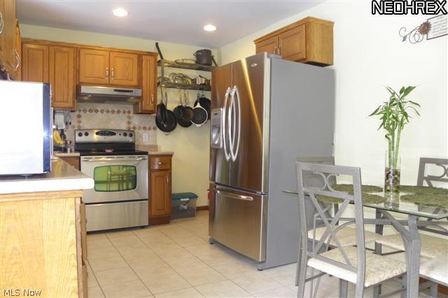 1721 Randolph Road Mogadore, OH 44260 - Photo 10 of 24 Stainless range & dishwasher
