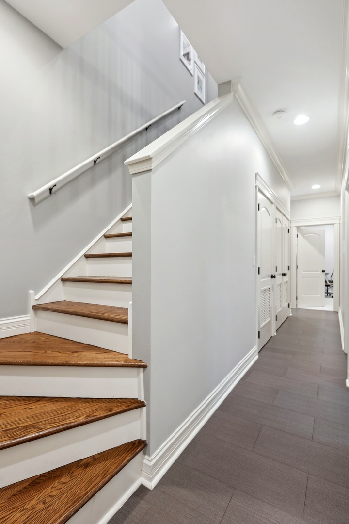 1520 West Diversey Parkway, Unit 1 Chicago, IL 60614 - Photo 16 of 31 a view of entryway