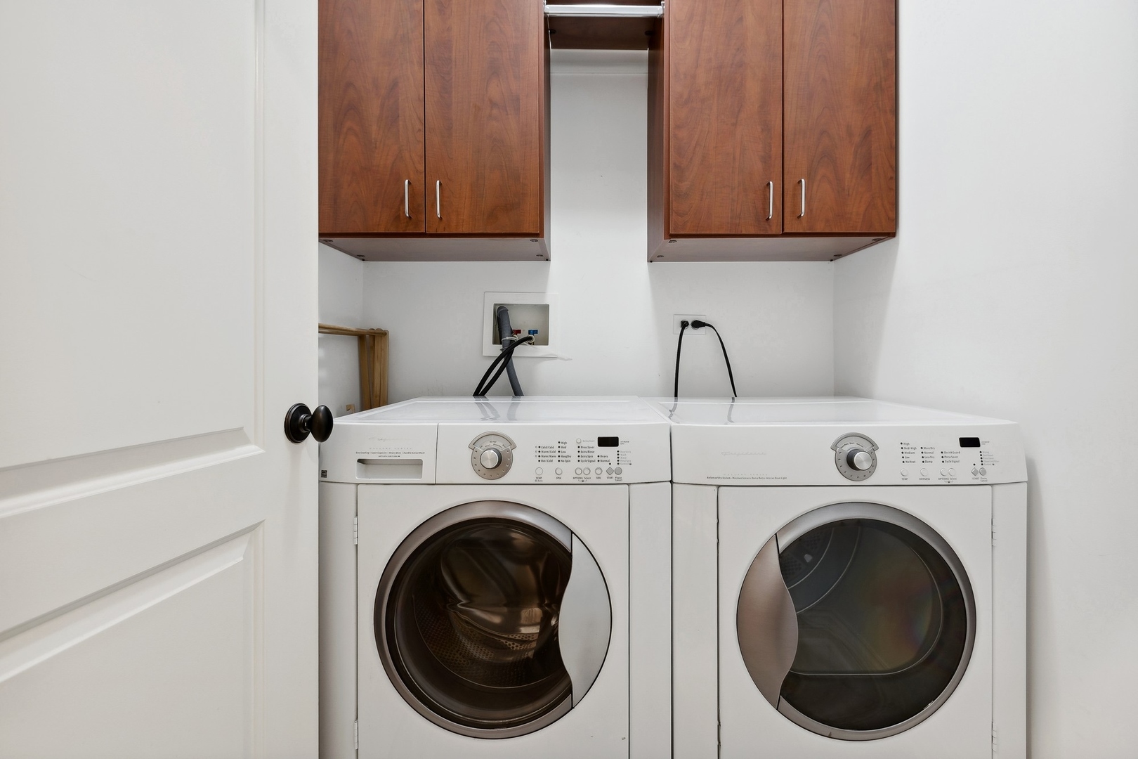 1520 West Diversey Parkway, Unit 1 Chicago, IL 60614 - Photo 18 of 31 a utility room with dryer and washer