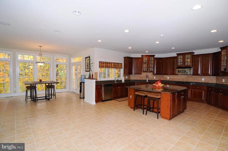 4501 Pinetree Road Rockville, MD 20853 - Photo 11 of 26 Kitchen