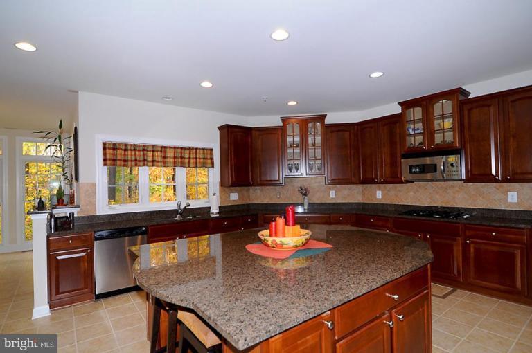 4501 Pinetree Road Rockville, MD 20853 - Photo 12 of 26 Kitchen #2