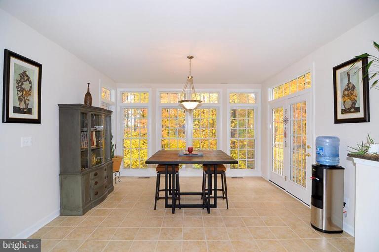 4501 Pinetree Road Rockville, MD 20853 - Photo 13 of 26 Breakfast Area